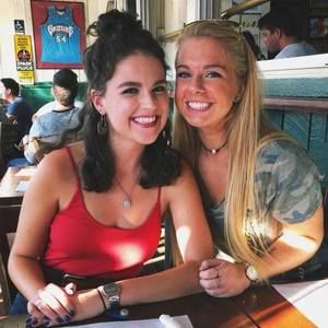 Meet your Posher, Caroline